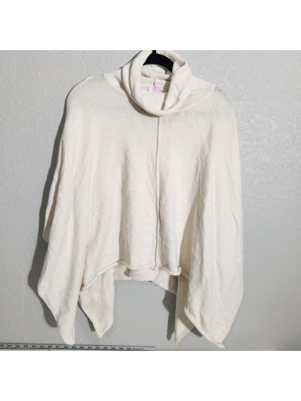Pink Lily Womens Medium Ivory White Poncho Sweater Soft Lightweight High Low Hem